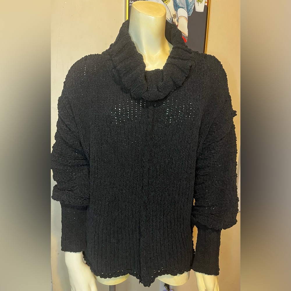 Black comfy sweater